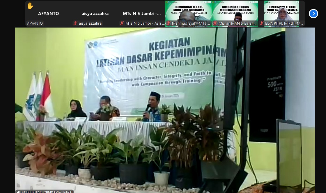 KEPALA MADRASAH BESERTA MAJLIS GURU MTsN 5 KOTA JAMBI IKUTI ZOOM MEETING KURIKULUM MODERASI BERAGAMA