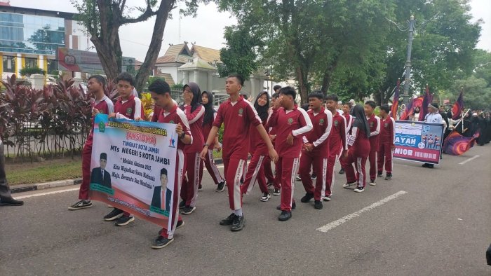 MTsN 5 Kota Jambi Turut meriahkan pawai AXIOMA ke - 2 tingkat Kota Jambi