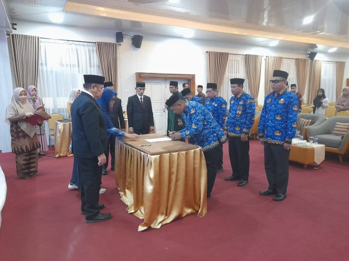 Selamat dan Sukses, Kepala MTsN 5 Kota Jambi resmi jabat kasi Pontren Kemenag Kota Jambi Selamat dan Sukses, Kepala MTsN 5 Kota Jambi resmi jabat kasi Pontren Kemenag Kota Jambi