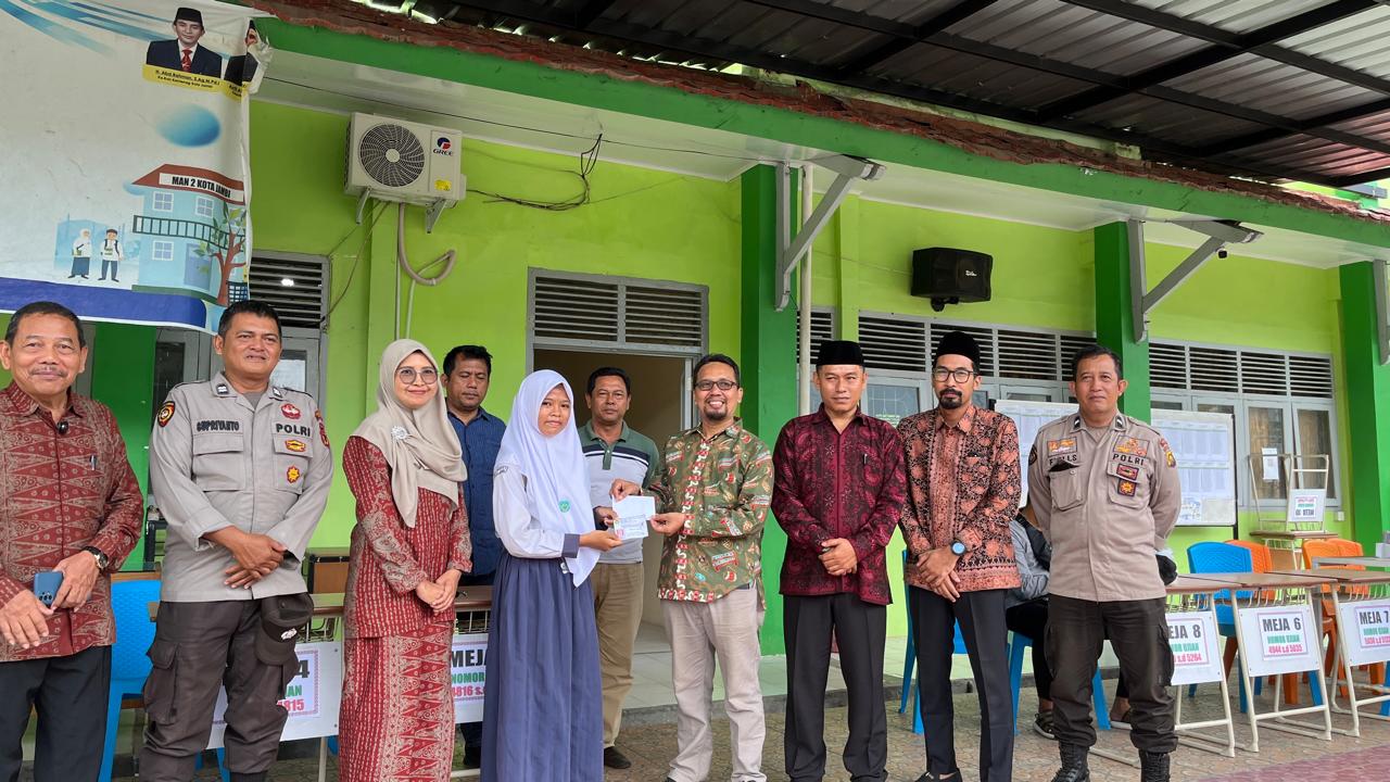 SISWI MTsN 5 KOTA JAMBI BERHASIL RAIH NILAI TETRTINGGI PADA PELAKSANAAN SPMB MAN 2 KOTA JAMBI