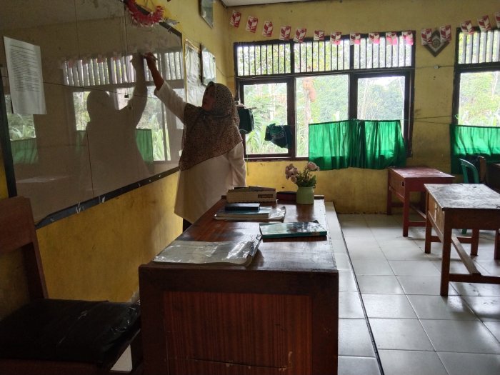 MTsN 5 Kota Jambi Mulai Pelaksanaan Remwdial Kejar Ketuntasan Belajar Siswa MTsN 5 Kota Jambi Mulai Pelaksanaan Remwdial Kejar Ketuntasan Belajar Siswa