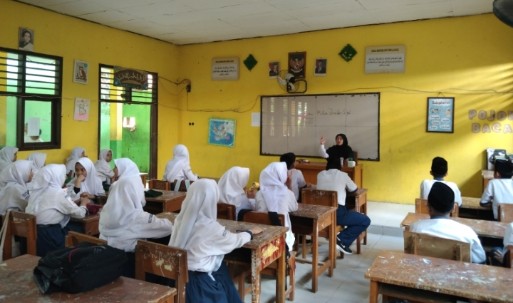 *Wali Kelas MTsN 5 Kota Jambi Laksanakan Briefing Bersama Para Siswa Jelang Awal Semester Baru* *Wali Kelas MTsN 5 Kota Jambi Laksanakan Briefing Bersama Para Siswa Jelang Awal Semester Baru*