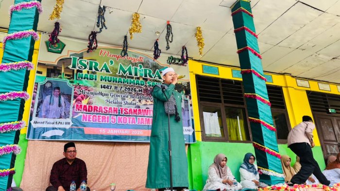 Membangun Generasi Berkarakter Melalui Peringatan Isro Miraj di MTsN 5 Kota Jambi