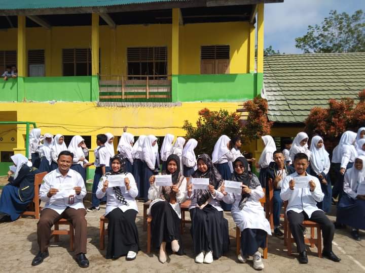 MTsN 5 KOTA JAMBI GELAR PEMILU OSIM MASA BAKTI 2024/2025