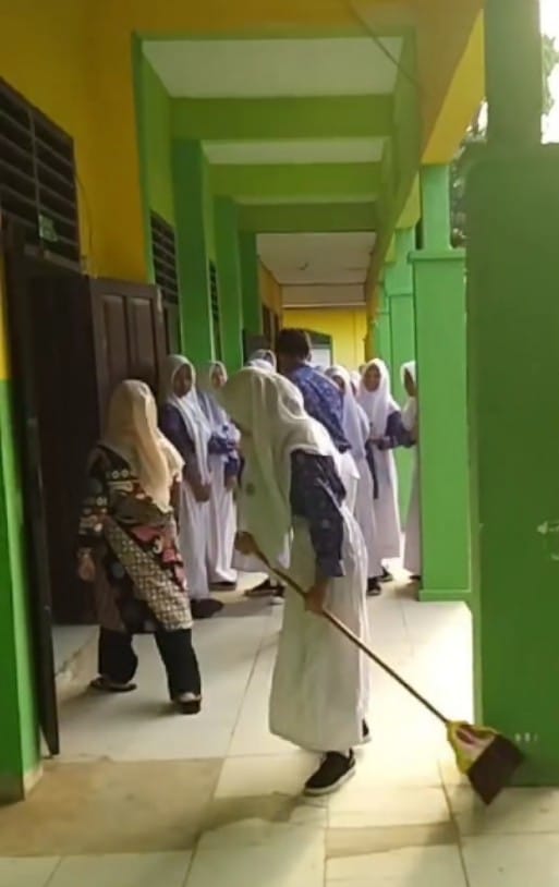 MTsN 5 Kota Jambi lakukan persiapan jelang Lomba Sekolah Sehat MTsN 5 Kota Jambi lakukan persiapan jelang Lomba Sekolah Sehat