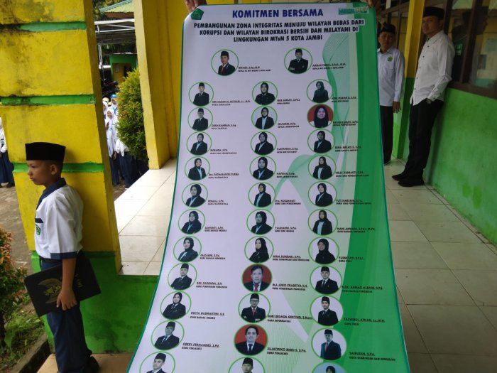 MTsN 5 Kota Jambi Lakukan Penandatanganan Komitmen Zona Integritas MTsN 5 Kota Jambi Lakukan Penandatanganan Komitmen Zona Integritas