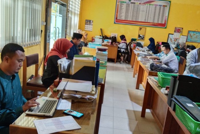 Kamad Tekankan Disiplin Guru pada Rapat Awal Semester Genap TP 2025/2026