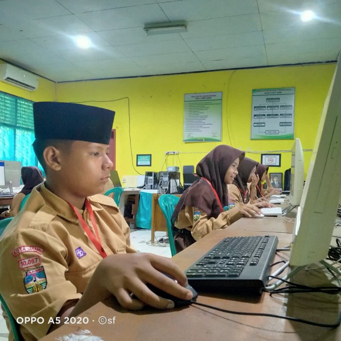 Pelaksanaan ANBK Hari Pertama Berjalan Lancar
