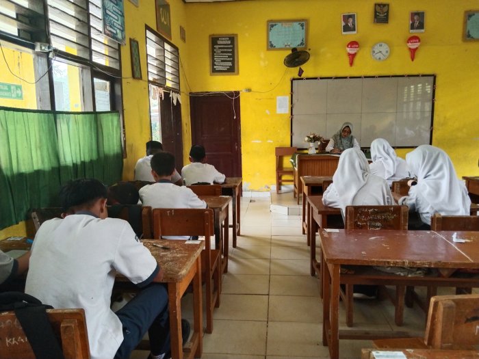 Semangat Tuntas KKM! Suasana Remedial Bahasa Indonesia Bareng Bu Nani Ahmawni