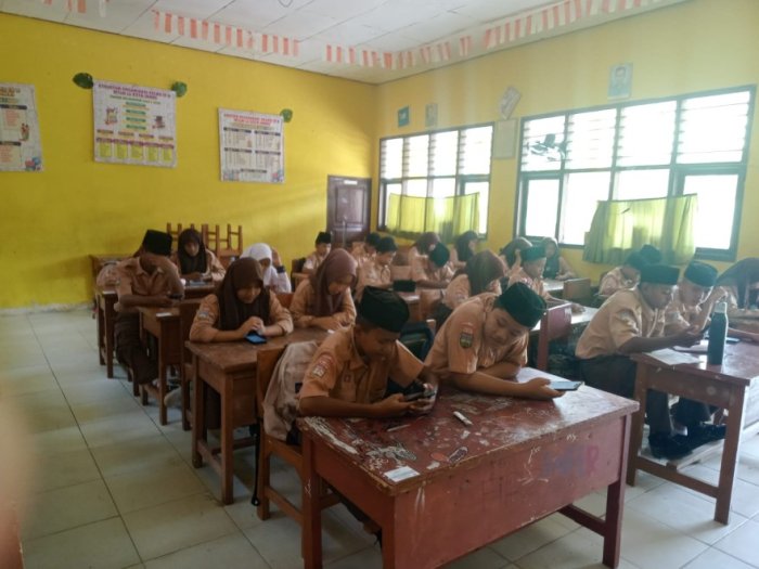 Hari Kedua ASAS di MTsN 5 Kota Jambi Berjalan Lancar Hari Kedua ASAS di MTsN 5 Kota Jambi Berjalan Lancar