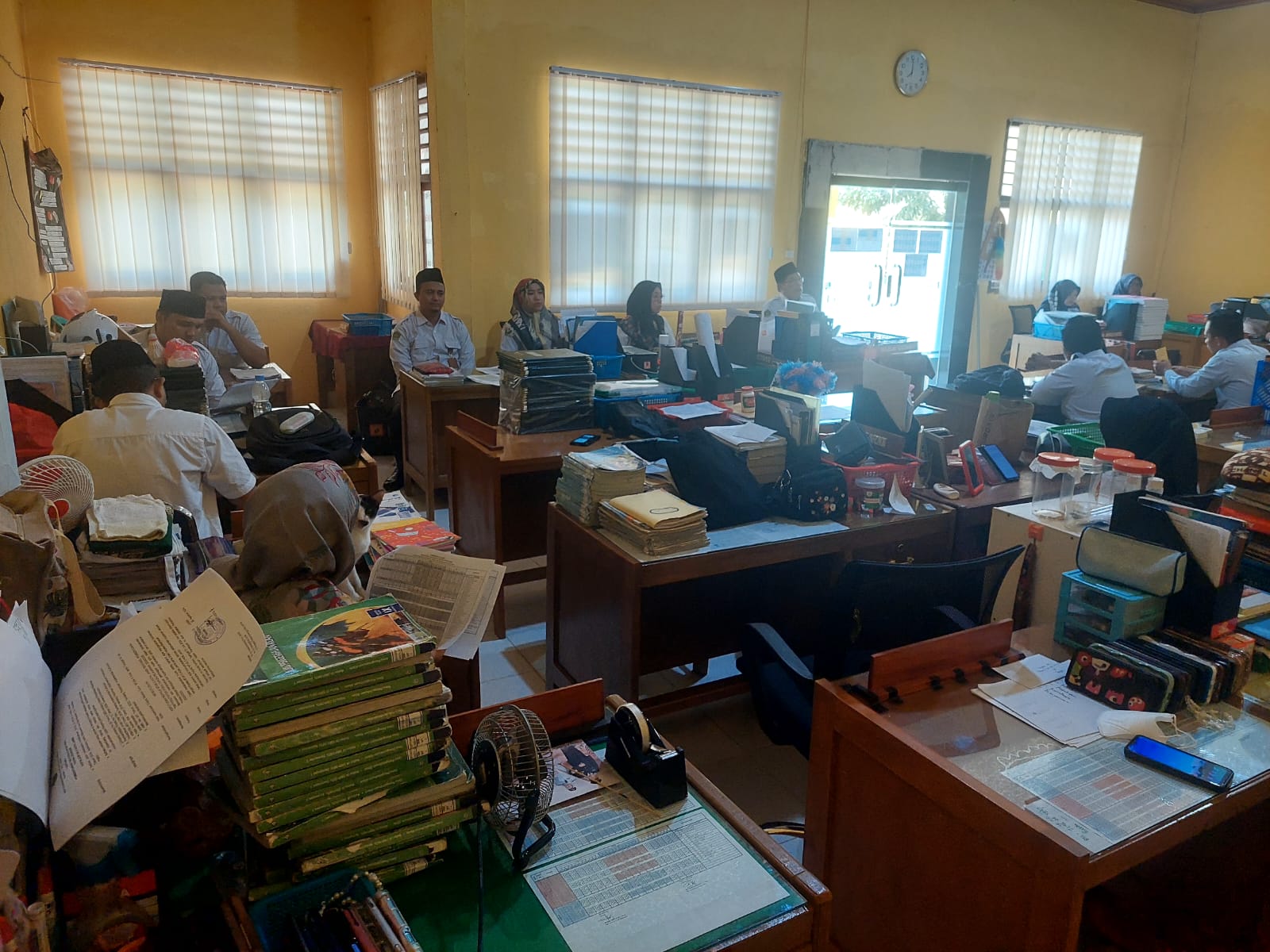 PESAN MORIL KEPALA MADRASAH KEPADA SELURUH SISWA KELAS IX MTsN 5 KOTA JAMBI TP.2024/2025 PESAN MORIL KEPALA MADRASAH KEPADA SELURUH SISWA KELAS IX MTsN 5 KOTA JAMBI TP.2024/2025