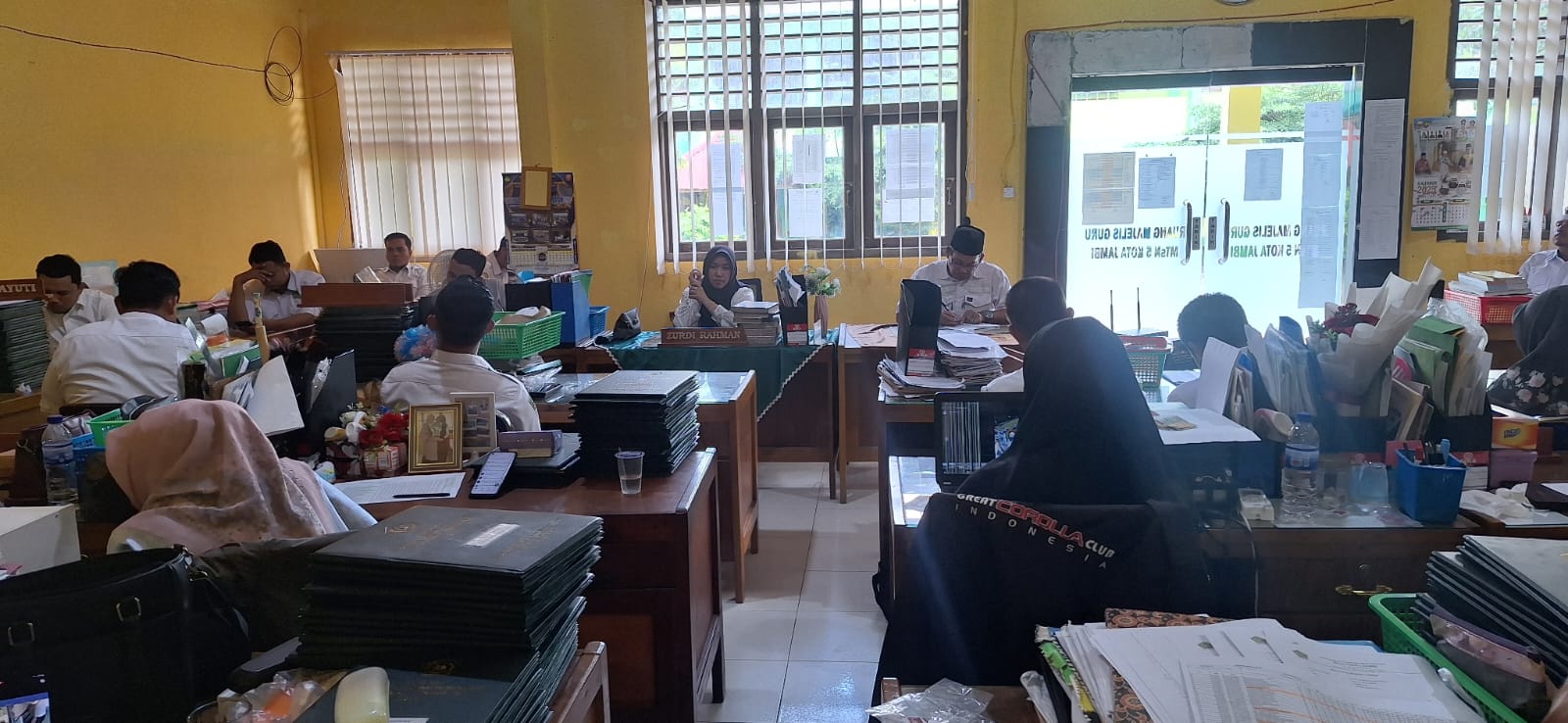 RAPAT KENIKAN KELAS MTsN 5 KOTA JAMBI:KAMAD INGATKAN UNTUK TIDAK DZOLIM DALAM MEMBERIKAN NILAI