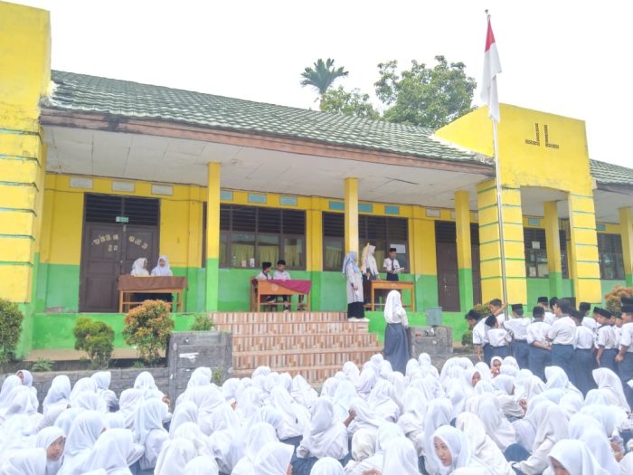 Debat Calon Ketua dan Wakil OSIM MTsN 5 Kota Jambi Berlangsung Dinamis