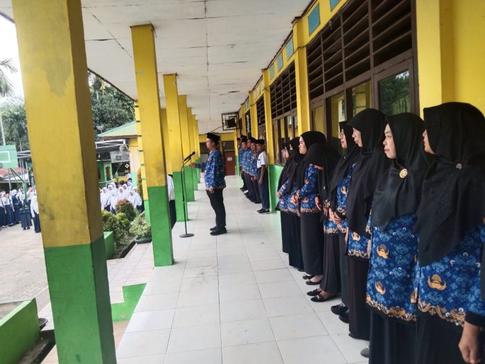 Peringatan Hari Pahlawan: Pembina Upacara Ajak Teladani Semangat Pejuang