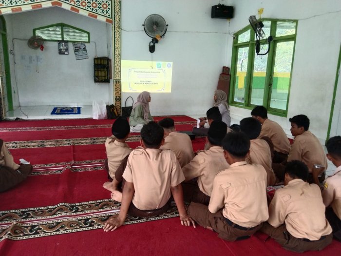 Pemanfaatan TIK Tingkatkan Proses Pembelajaran di MTsN 5 Kota Jambi Pemanfaatan TIK Tingkatkan Proses Pembelajaran di MTsN 5 Kota Jambi