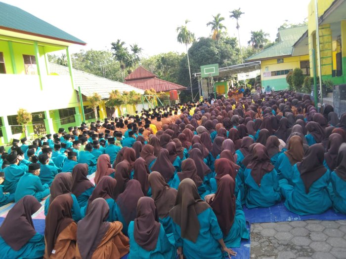 MTsN 5 Kota Jambi Bangun Disiplin Lewat Kegiatan Jumat Pagi