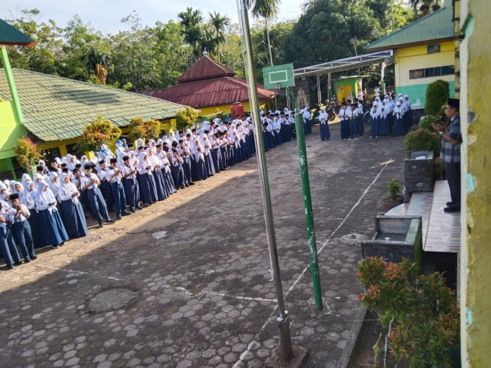 MTsN 5 Kota Jambi Gelar Doa Bersama untuk Indonesia MTsN 5 Kota Jambi Gelar Doa Bersama untuk Indonesia