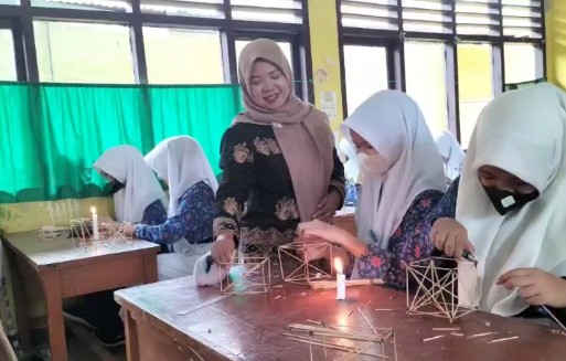 10 SEPTEMBER 2026 HARI PERTAMA SISWA MTsN 5 KOTA JAMBI KEMBALI BELAJAR DI MADRASAH* 10 SEPTEMBER 2026 HARI PERTAMA SISWA MTsN 5 KOTA JAMBI KEMBALI BELAJAR DI MADRASAH*