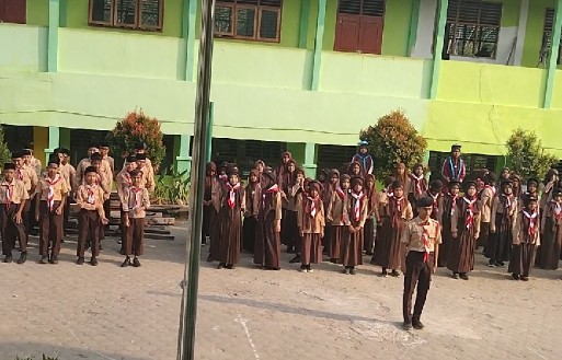 Hidup Pramuka! MTsN 5 Kota Jambi Sukses Gelar Upacara penerimaan tamu penggalang Hidup Pramuka! MTsN 5 Kota Jambi Sukses Gelar Upacara penerimaan tamu penggalang