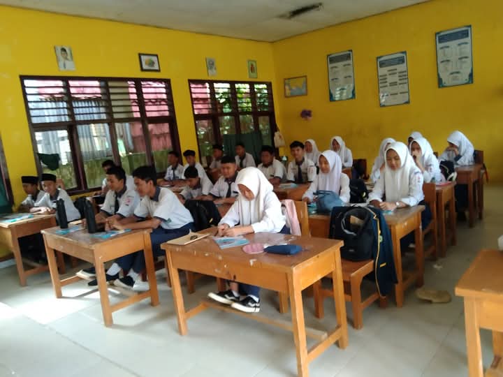 GEMA SHOLAWAT DAN ASMAUL HUSNA SENTIASA BERKUMANDANG SETIAP PAGI HARI DI MTsN 5 KOTA JAMBI