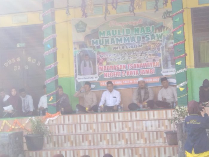 Peringatan Maulid Nabi di MTsN 5 Kota Jambi Berlangsung Khidmat