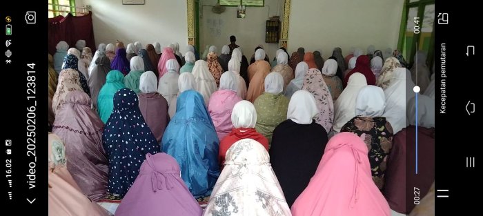 Sholat Dzuhur Berjamaah di MTsN 5 Kota Jambi sebagai salah satu cara pembentukan Karakter Siswa Sejak Dini